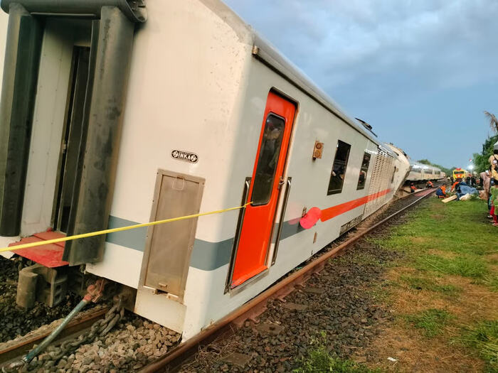 KAI Daop 1 Jakarta Mohon Maaf, Sejumlah Perjalanan KA Dibatalkan Imbas Anjlokan KA Purwojaya di Kedunggedeh