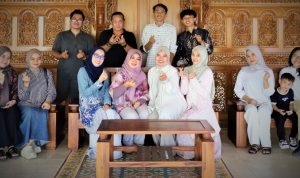 FOTO 1: Tim Saung Mang Pendi dan para vendor jasa penyelenggara pernikahan usai melakukan pertemuan di Joglo & Taman Mang Pendi, Jumat (24/7/2026)
