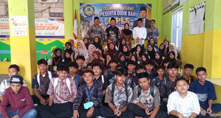 Masa Pengenalan Lingkungan Satuan Pendidikan (MPLS) PKBM Al-Atqia Tahun Ajaran 2026/2027 yang digelar di Aula PKBM Al- Atqia pada Minggu sekira 08.30 (26/7/2026).