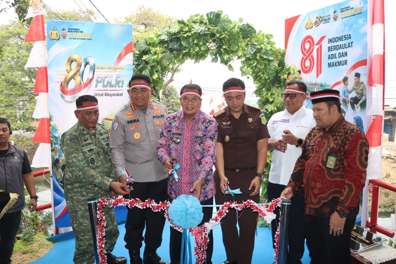 Polresta Tangerang telah membangun dan merevitalisasi 14 jembatan merah putih. Rinciannya, tiga unit dibangun dan sebelas unit direvitalisasi.