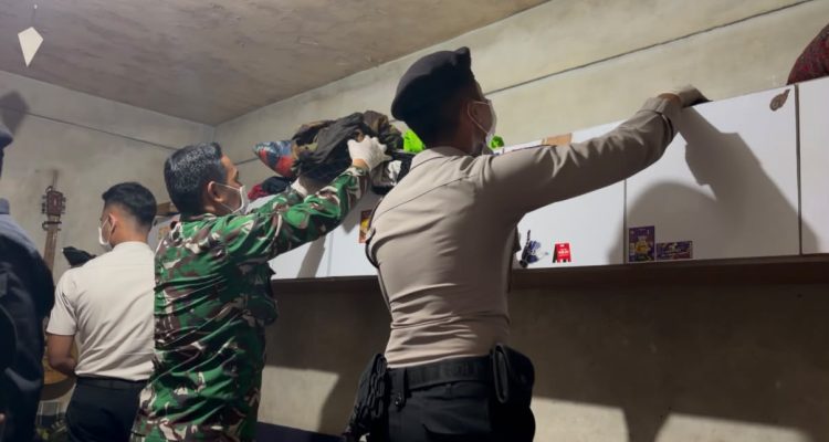 Belasan personel aparat penegak hukum mendatangi Lapas Sumedang untuk melakukan razia gabungan dan tes urine.