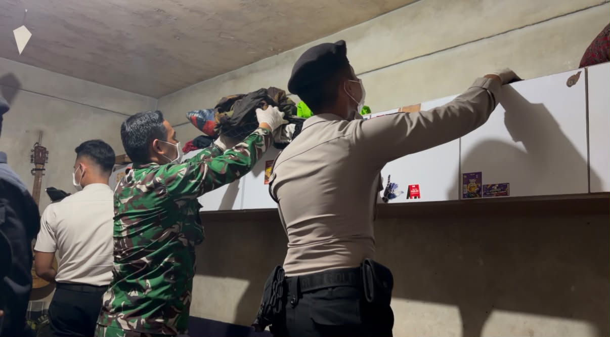 Belasan personel aparat penegak hukum mendatangi Lapas Sumedang untuk melakukan razia gabungan dan tes urine.