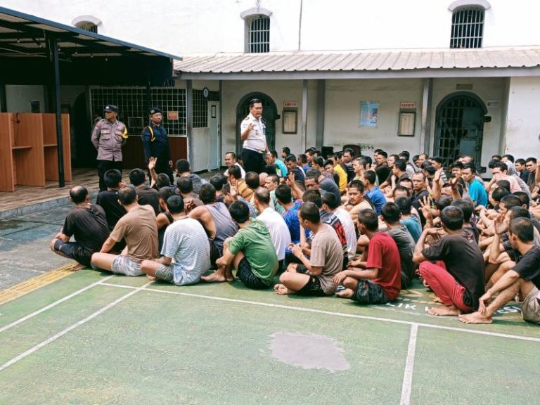 Rumah Tahanan Negara (Rutan) Kelas IIB Serang menggelar penggeledahan dan razia gabungan bersama Aparat Penegak Hukum