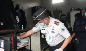 Lembaga Pemasyarakatan Kelas IIA Serang, melaksanakan Razia Gabungan secara menyeluruh pada seluruh Blok yang ada di Lapas Kelas IIA Serang
