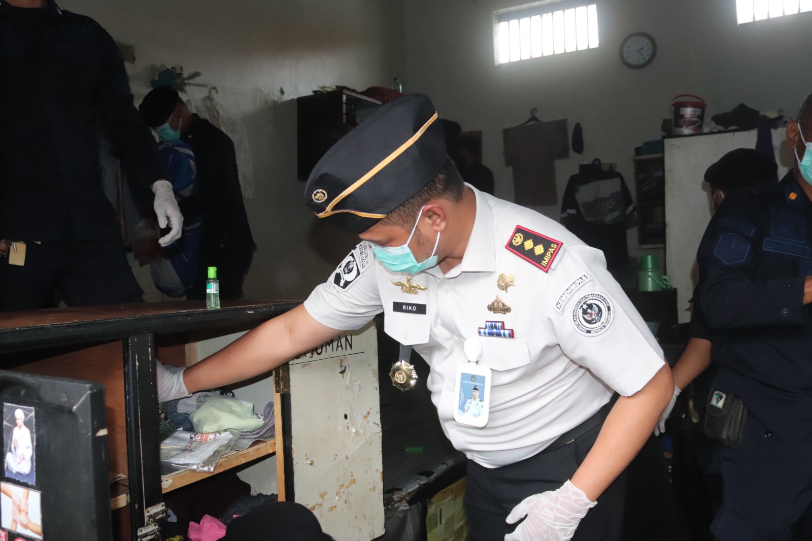 Lembaga Pemasyarakatan Kelas IIA Serang, melaksanakan Razia Gabungan secara menyeluruh pada seluruh Blok yang ada di Lapas Kelas IIA Serang