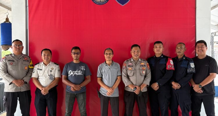 Anggota Polsek Cipocok Jaya melaksanakan Patroli Sambang ke Lembaga Pemasyarakatan (Lapas) Kelas IIA Serang