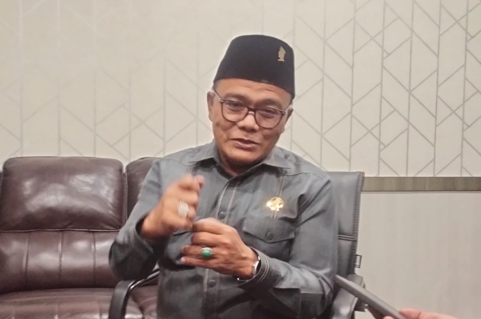 Wakil Ketua I DPRD Kabupaten Tangerang, H. Kholid Ismail menyampaikan ucapan selamat sekaligus pesan bagi seluruh masyarakat dan jajaran Pemerintah Kabupaten Tangerang