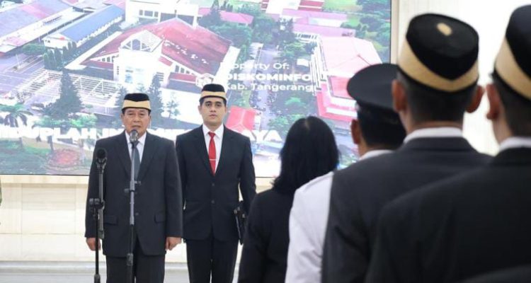Sebanyak 362 Pegawai Negeri Sipil (PNS) resmi menduduki jabatan baru sebagai Administrator, Pengawas, dan Fungsional.